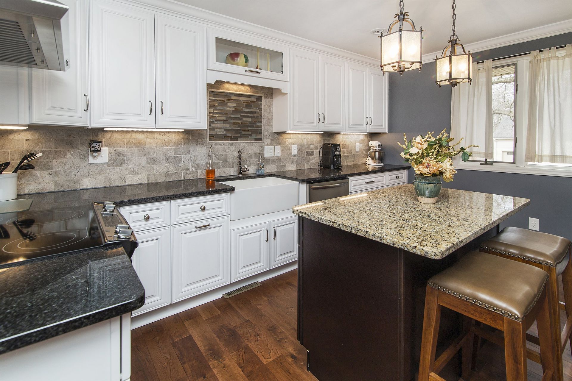 Classic White Cabinets - Image 3