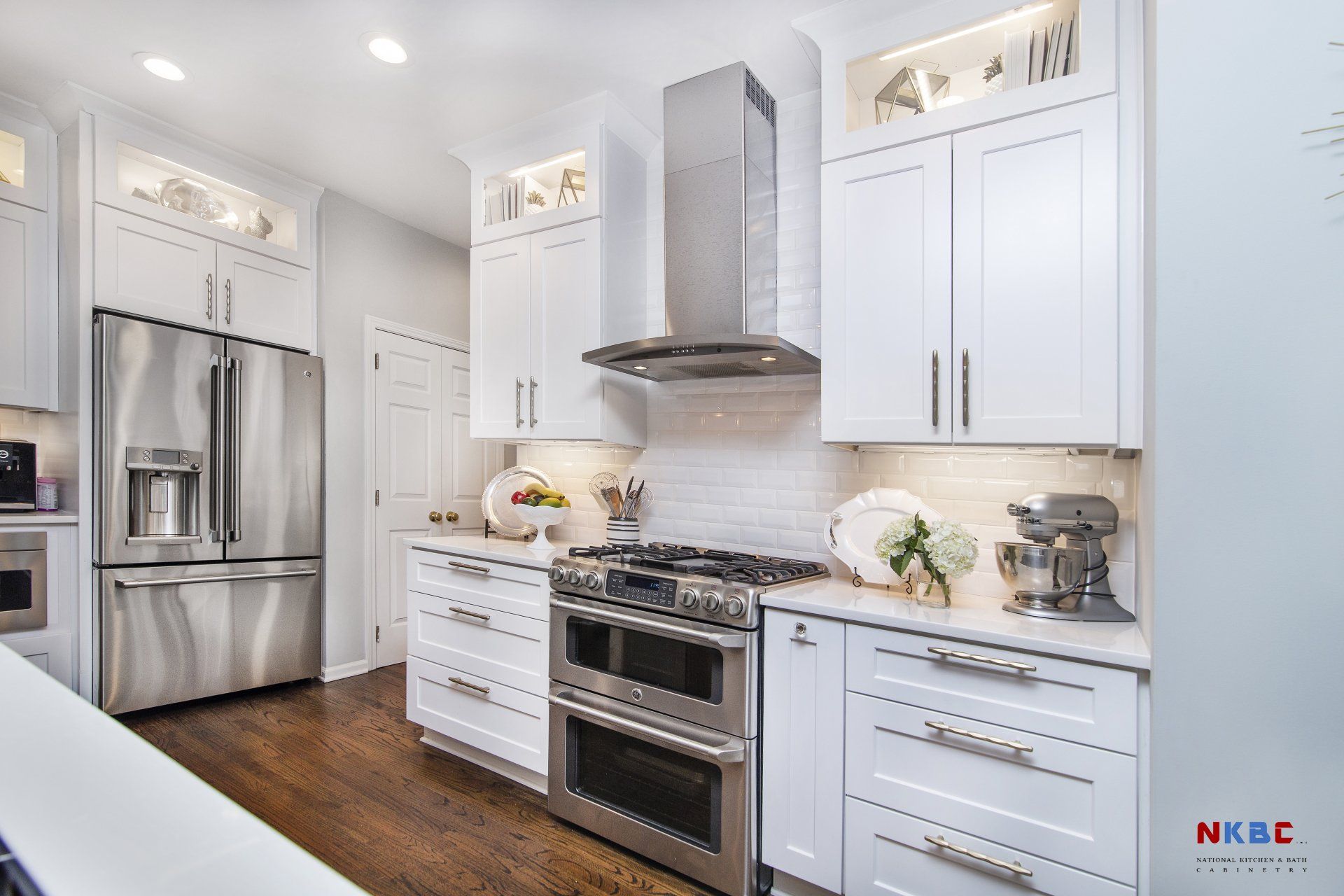 Shaker White Cabinets - Image 3